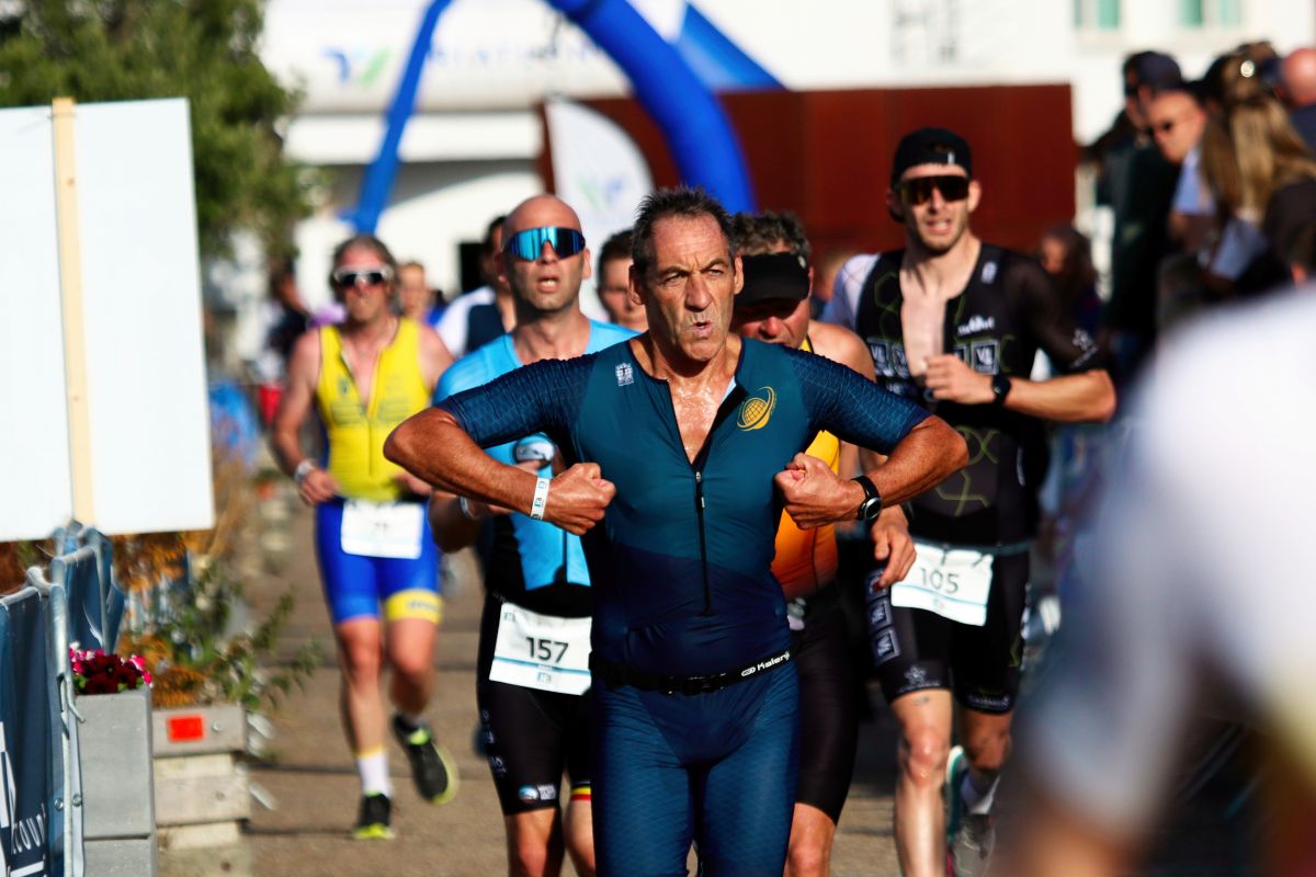 Jan Van de Poel ... run as a monkey